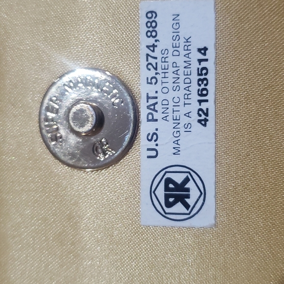 BCBGMaxAzria Party Cluches Gold - Picture 4 of 6